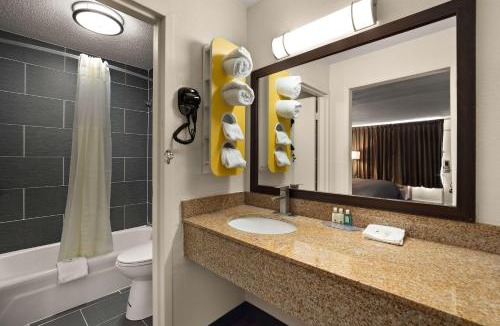 Yemassee Hotel | Quality Inn Yemassee - Point South I-95