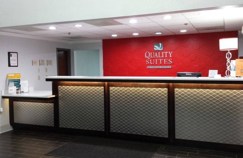 Pineville Hotel | Quality Suites Pineville - Charlotte