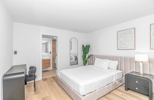 Myrtle Beach Hotel | Queen Suite/Fifth and Ocean
