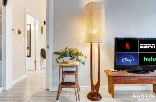 North University House | Quick Bike Ride to Central Austin from Quiet 1BD