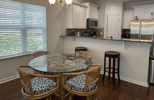 West Columbia House | Quiet 2 Bedroom Home minutes to Downtown and Airport (Pet Friendly)