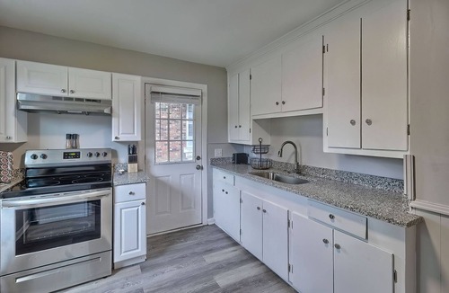 Rosewood House | Quiet 2 Bedroom - Mins to downtown Columbia