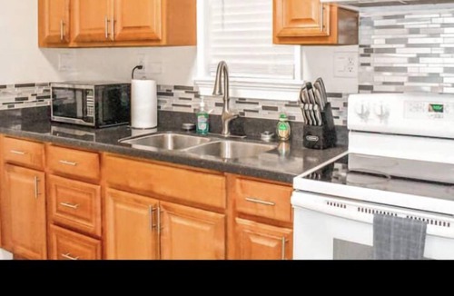 Fort Valley Apartment | Quiet and clean 2 BD home all yours!!(Green St A)