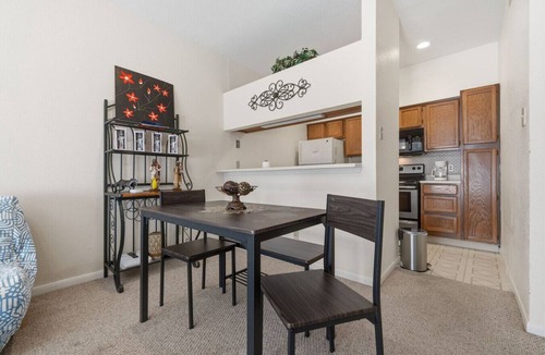 Astrodome Apartment | Quiet and Peaceful Med Center 2 Bd/1Ba