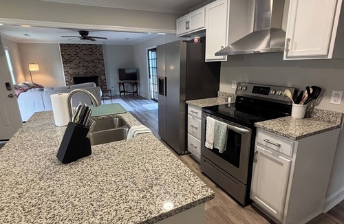 Camden House | Quiet, Cozy Cottage in Historic Downtown Camden