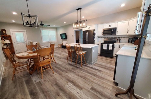 Castle Hayne House | Quiet & Cozy New Home Close to River, Beaches, & Downtown Wilmington