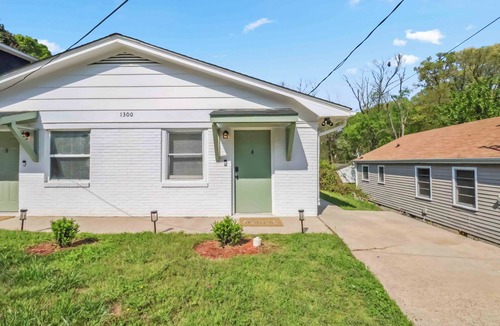 Forest Hills Apartment | Quiet, Furnished 2BR Near Duke Hospital Ideal for Professionals & Extended Stays
