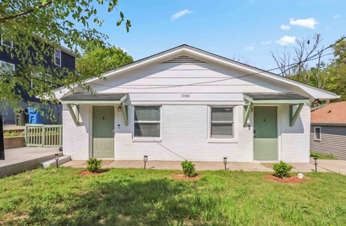 Forest Hills Apartment | Quiet, Furnished 2BR Near Duke Hospital Ideal for Professionals & Extended Stays