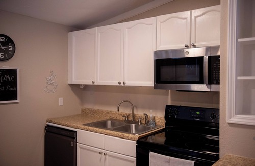 Bessemer City House | Quiet Hillside Getaway – Entire 2 Bed Home at Dallas/Gastonia NC Border