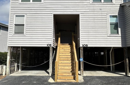 Surf City House | Quiet Island Hideaway with private beach access/pool, near shops and food.