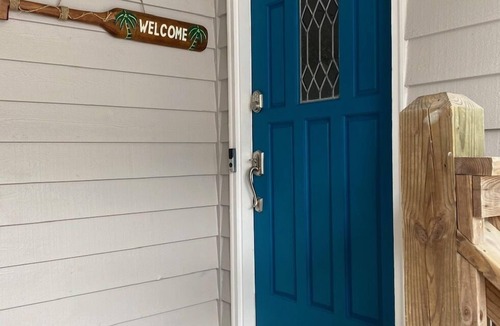 Surf City House | Quiet Island Hideaway with private beach access/pool, near shops and food.