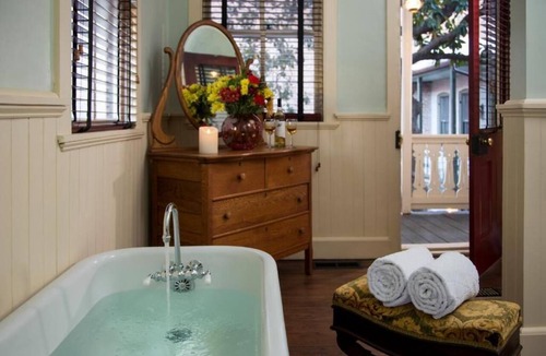 Downtown Baltimore Bed & Breakfast | Rachael's Inner Harbor Boutique Inn