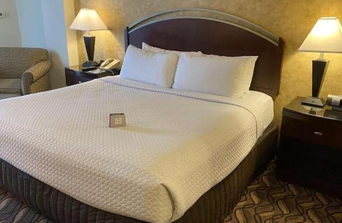St. Johns Hotel | Radisson Hotel Austin - University