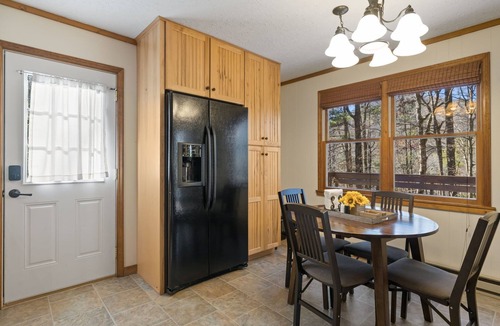Lake Toxaway House | Rainbow Falls Cabin | Sauna | Hot Tub | Foosball