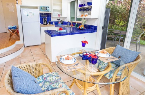 Haiku House | ★ - Rainbow Lookout! Private Hot Tub + Pool Access + New Central Conditioning