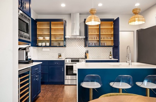 East Cesar Chavez House | Rainey Hideaway | Pool | Hot tub| BBQ | DT ATX