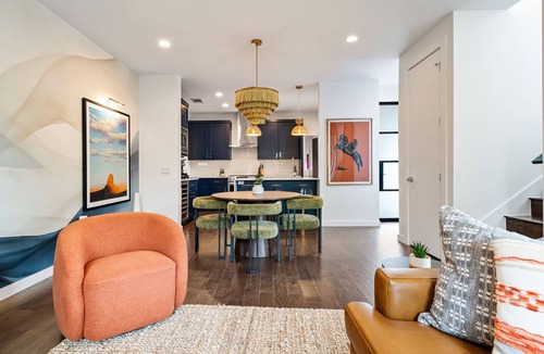 East Cesar Chavez House | Rainey Hideaway | Pool | Hot tub| BBQ | DT ATX