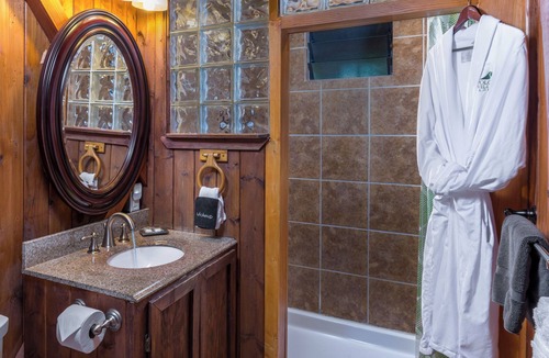 Volcano Bed & Breakfast | Rainforest Retreat in Volcano Village