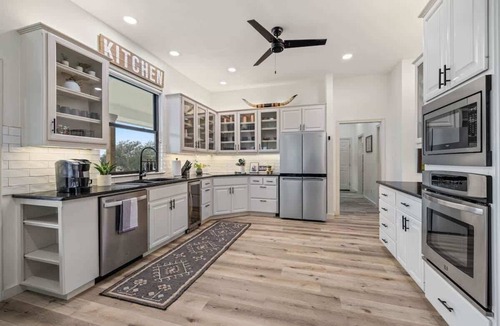 Leander Cabin | Ranch Retreat: Amenities Galore!