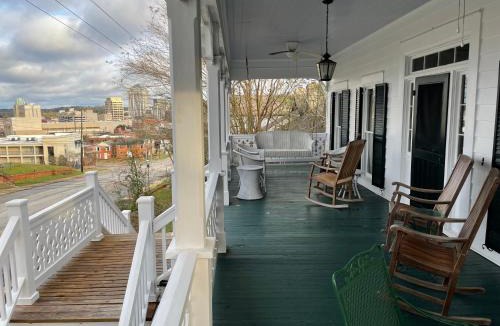 Montgomery House | Red Bluff Cottage