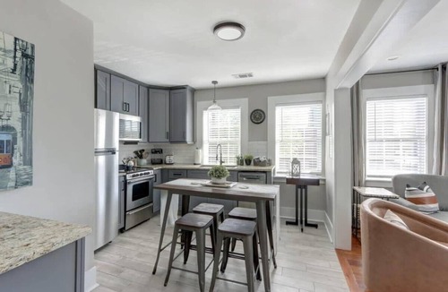 Old West Broad Neighborhood Apartment | Red Brick Row, Modern | Inviting | Chic