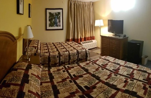Macon Hotel | Red Carpet Inn