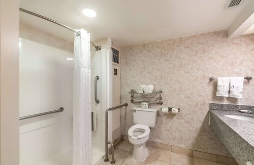 Radnor - Fort Myer Heights Hotel | Red Lion Hotel Rosslyn Iwo Jima