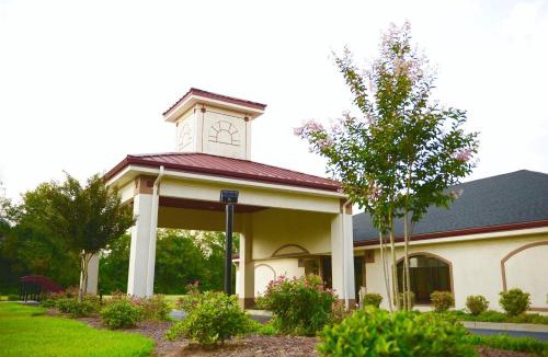 Commerce Hotel | Red Roof Inn & Suites Commerce - Athens