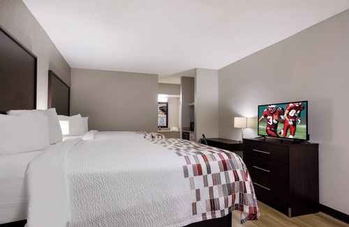 Statesboro Hotel | Red Roof Inn & Suites Statesboro - University