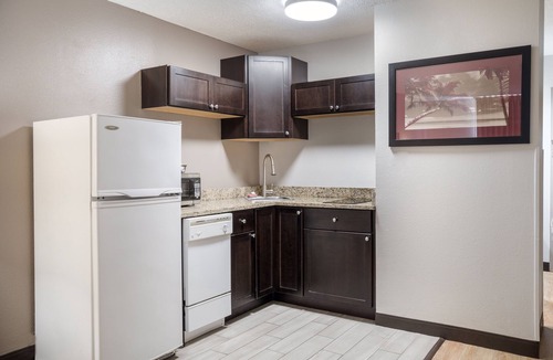 Jacksonville Hotel | Red Roof Inn & Suites Jacksonville, NC