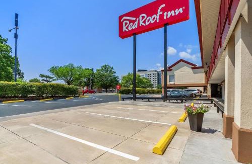 Brentwood Hotel | Red Roof Inn Washington, DC