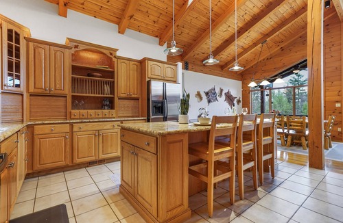 Mill Hall Cabin | Reflection Ridge | Epic Mountain Cabin w/Pickleball, Sauna, Theatre, Golf-Sim, Pond & Hot Tub