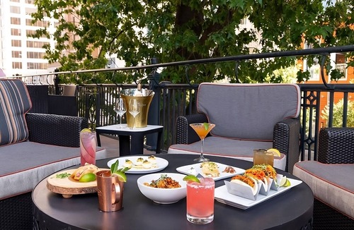 Downtown Austin Apartment | Relax and Rejuvenate! Swimming Pool, Pets Allowed, Near Texas State Capitol!