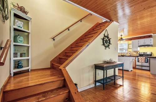 Crawfordville House | Relax at Shell Point Beach! Bring your boat to park at the dock.