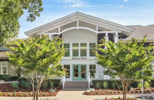 Sea Scape Resort | Relax in a 2-bedroom unit at Beachwoods by Hilton Resort in OBX Kitty Hawk, NC.