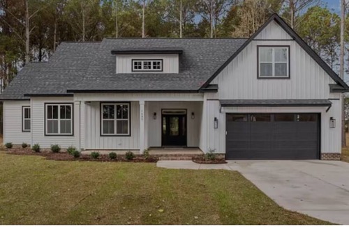 Ernul House | Relax in a home away from home.