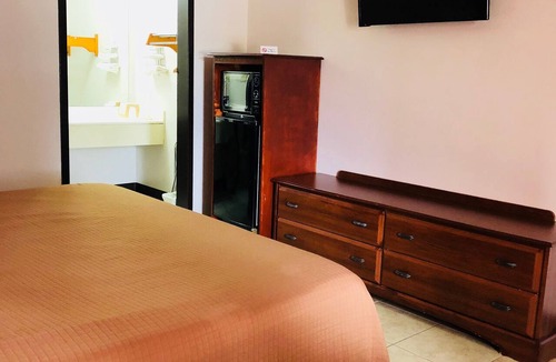 McRae Hotel | Relax Inn