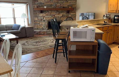 Fair Play House | Relax on the shore of Lake Hartwell in our Fair Play retreat