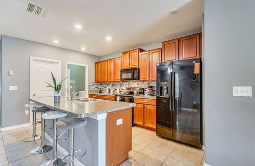 Sun City Center House | Relax & Play | Beaches & Local Fun!