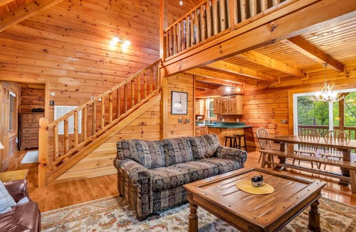 Lake Lure House | Relax with the whole family at this peaceful log home in the Riverbend Community