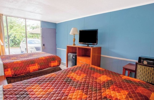 Kernersville Hotel | Relaxing & Affordable Stay Near Triad Attractions - Free Parking