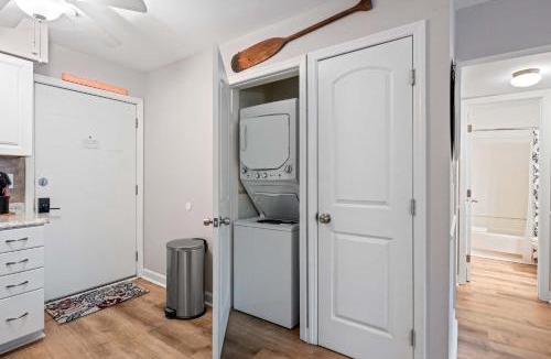 Folly Field Villa | Relaxing Beach Retreat - Walk to Beach and Resort