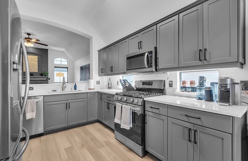 Wellborn House | Relaxing College Station Retreat With Hot Tub 3 Bedroom Home