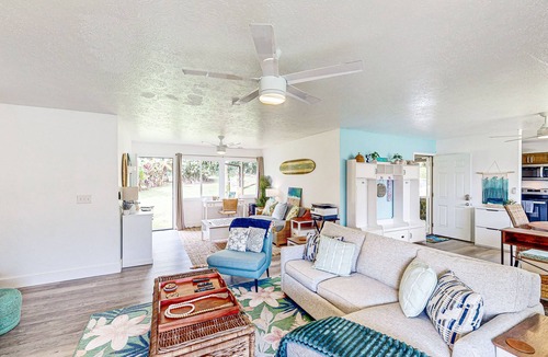 Kapoho House | Relaxing dog-friendly home near beaches, private W/D and shared pool