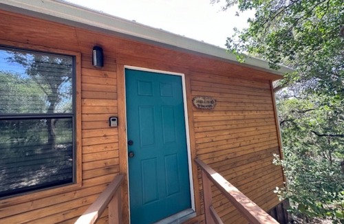 Fredericksburg Apartment | Relaxing Getaway at The Woods Cabin, Pet Friendly