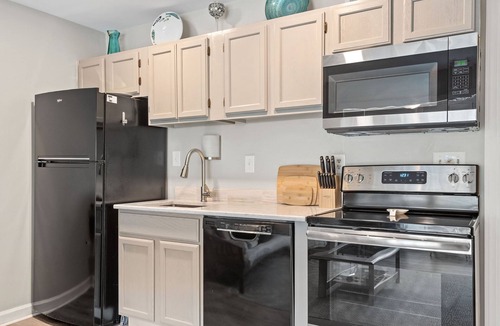 Palmetto Dunes Apartment | Relaxing Poolside Condo Steps from the Beach