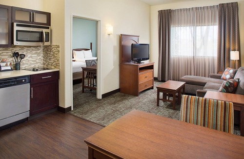 San Angelo Condo | Relaxing Retreat Near Angelo State University! Shared Outdoor Pool