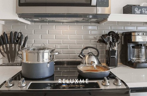 Optimist Park Condo | Reluxme | 2BR Condo Near NoDa - Walk to Light Rail