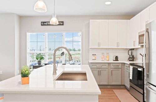Charlotte Apartment | Reluxme|Chic 2BR w/Balcony, Gym & Pool Near Mall