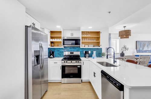 Atlantic Beach Condo | Remodeled Coastal Retreat with Breathtaking Views